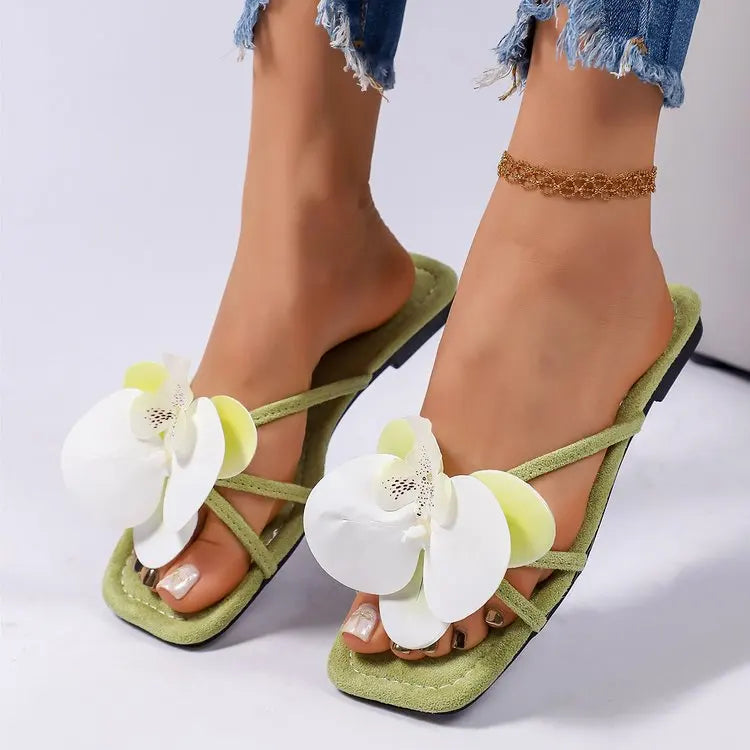 Clip Toe Flower Decor Summer Slippers for Women White Comfort Non Slip Beach Flip Flops Woman Fashion Square Toe Flat Sandals