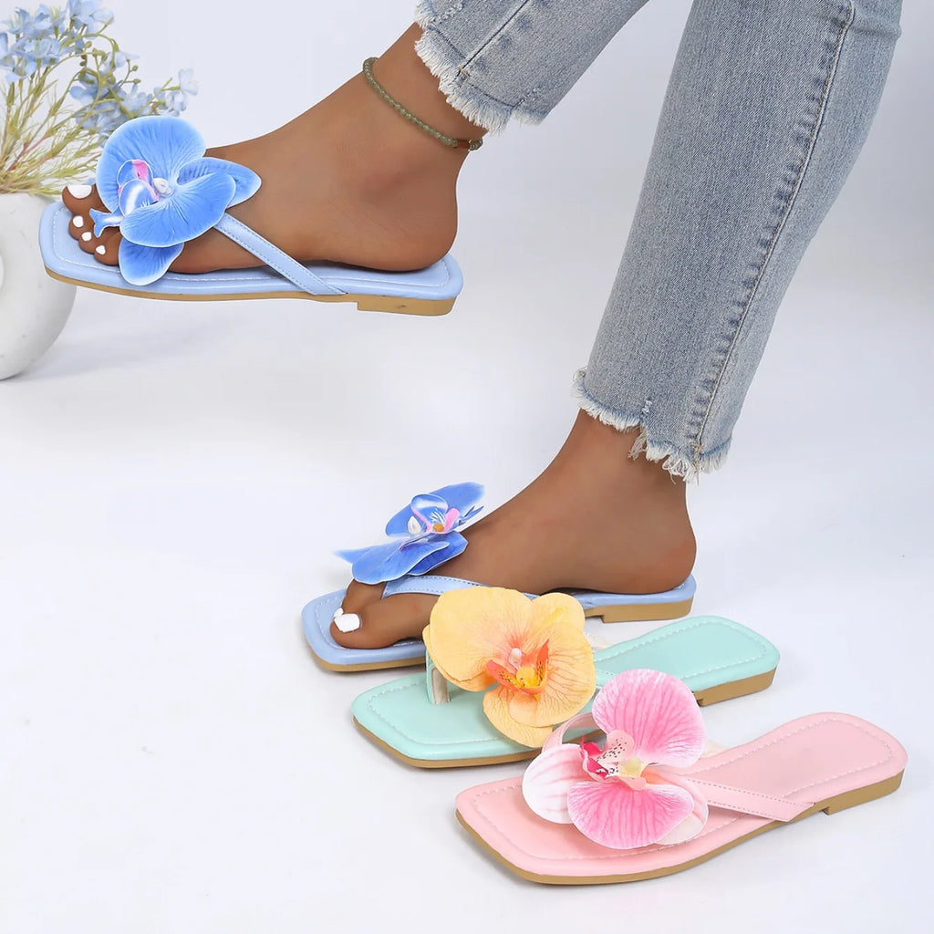 Women's Summer Lightweight Comfortable Flower Embellishment Square Toe Clip-toe Slipper Women Fashionable Casual Beach Sandals