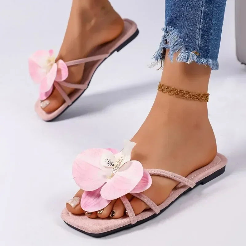 Clip Toe Flower Decor Summer Slippers for Women White Comfort Non Slip Beach Flip Flops Woman Fashion Square Toe Flat Sandals
