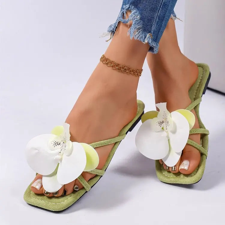 Clip Toe Flower Decor Summer Slippers for Women White Comfort Non Slip Beach Flip Flops Woman Fashion Square Toe Flat Sandals
